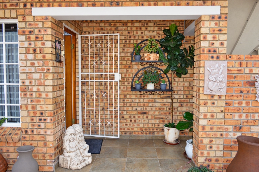 3 Bedroom Property for Sale in Flimieda North West